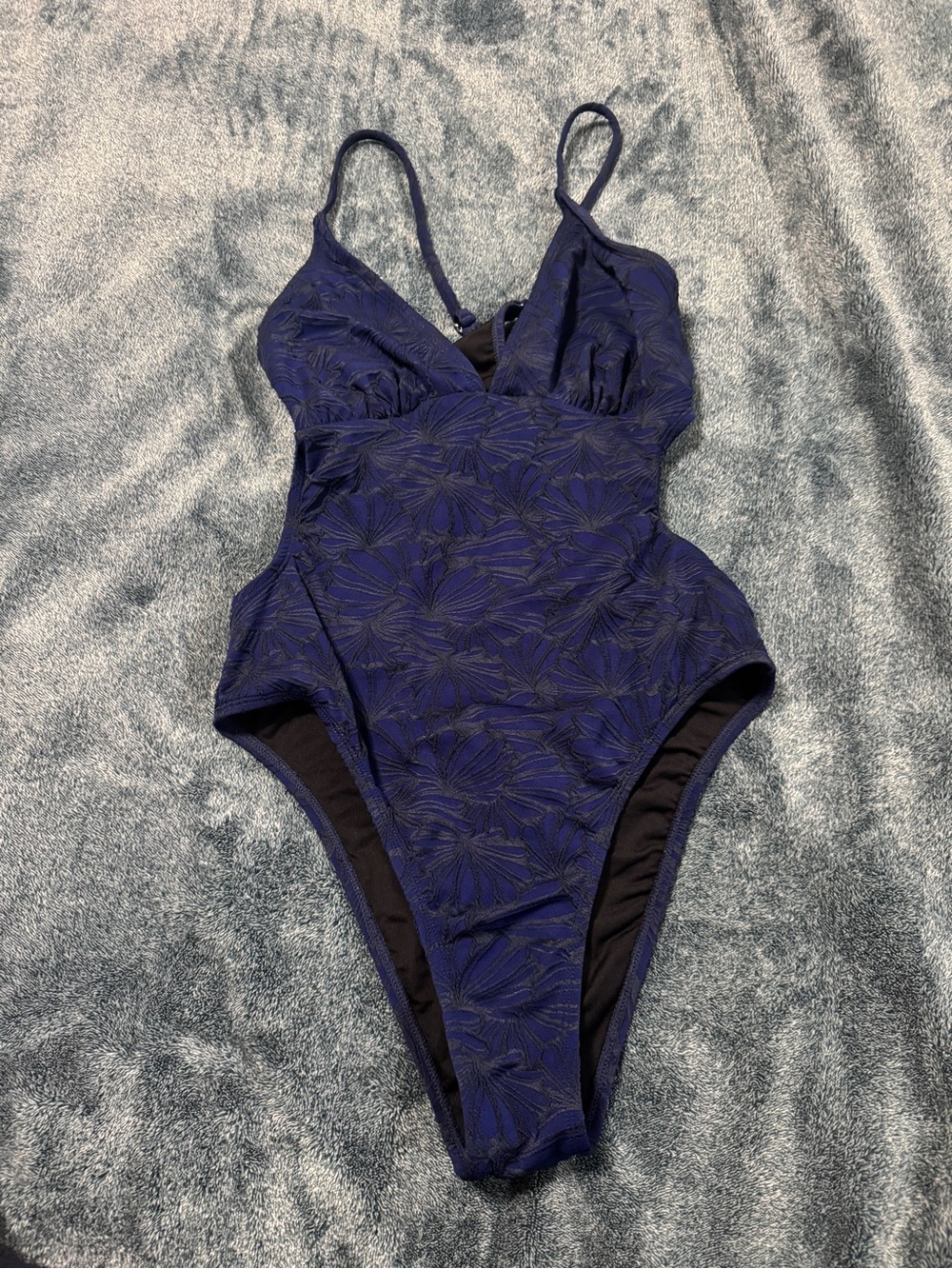 Cupshe Navy Textured Floral One-Piece Swimsuit - Picture 2 of 3